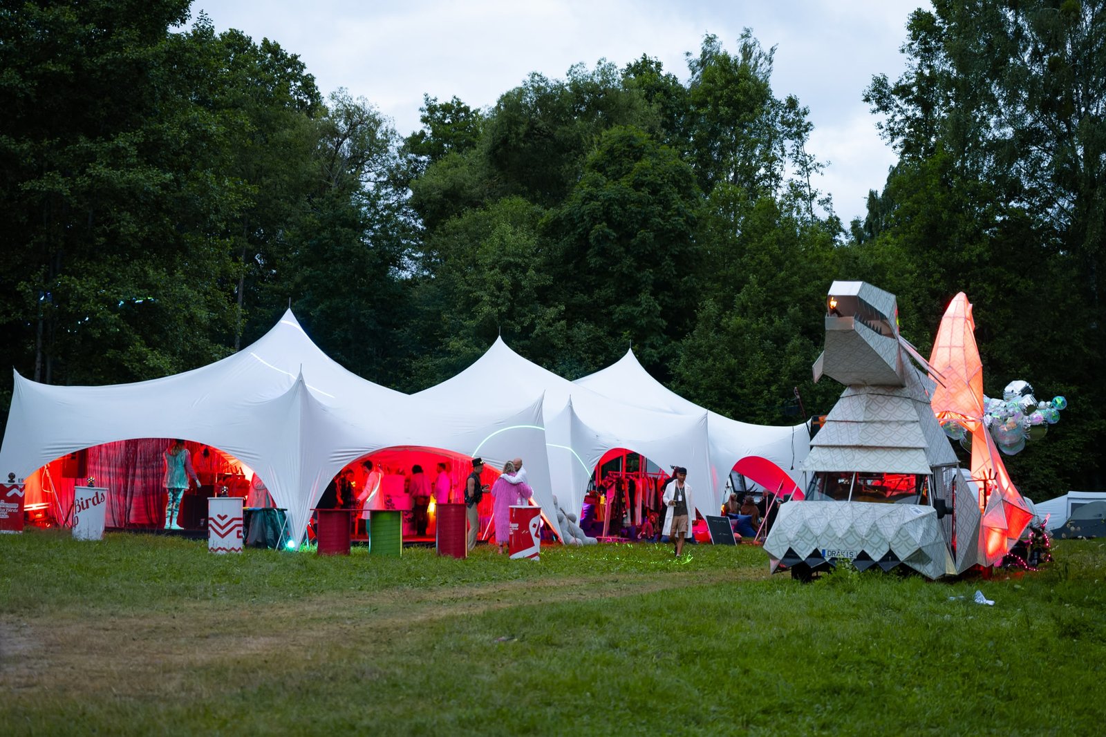 Drakis artcar and Lituanica Birds Theme Camp, photo by Imantas Pakalnis