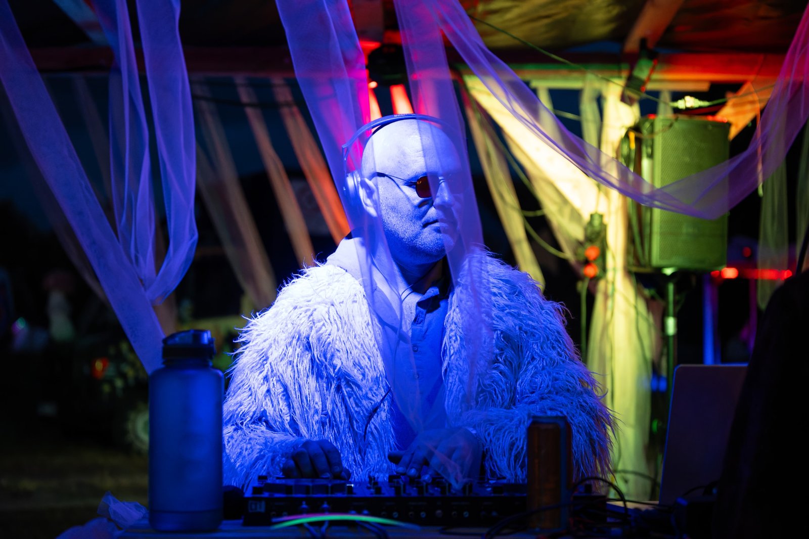 dj.in.lava @ Amber Burn'26: Circus Mundus Absurdus, photo by Imantas Pakalnis