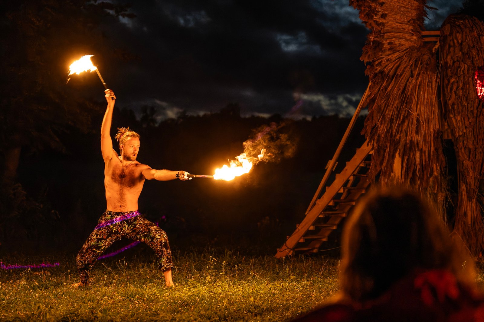 Burning the artgrant Wings of Becoming, photo by Imantas Pakalnis
